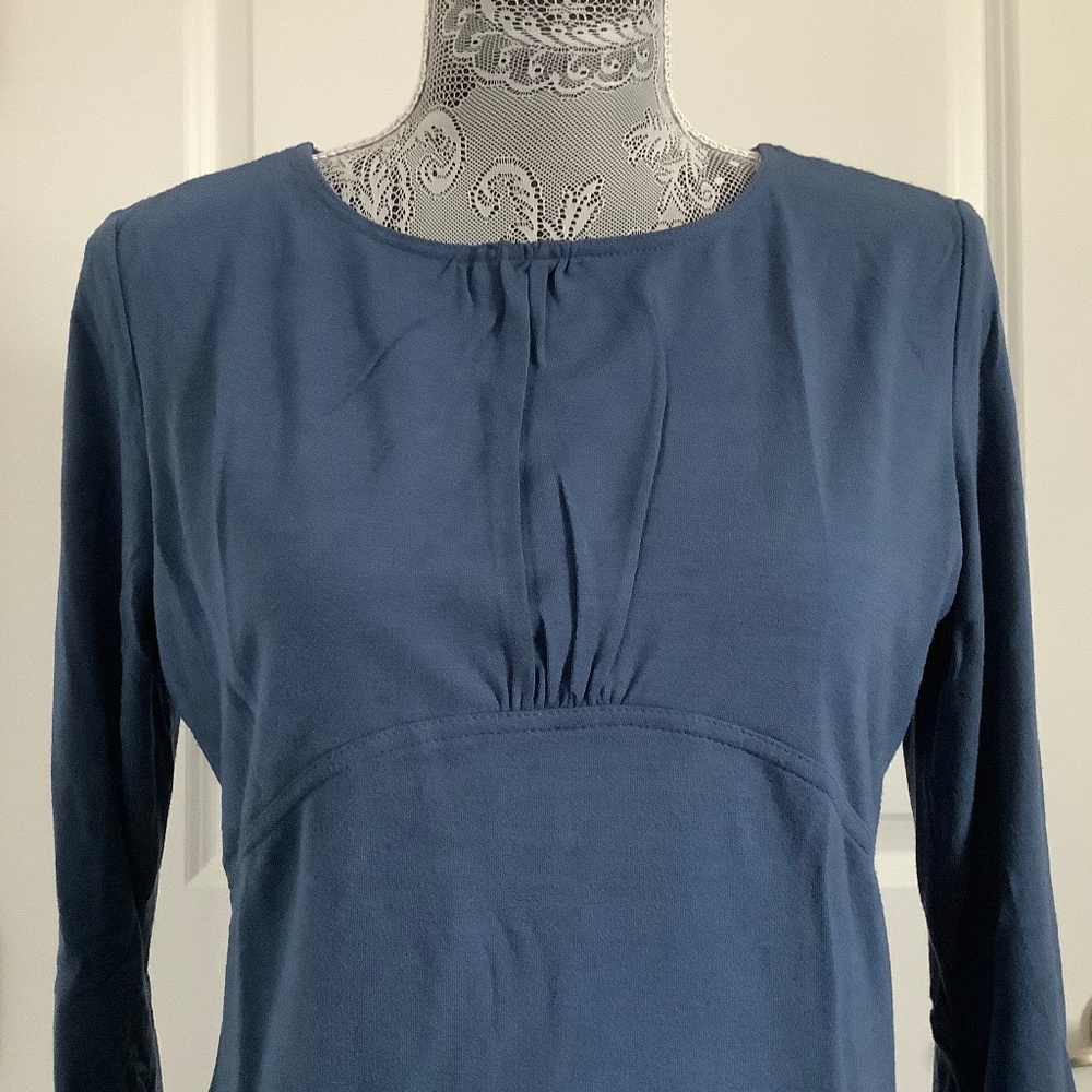 i.e. Women's Top, Size M - Picture 2 of 7